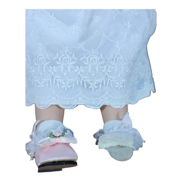 Georgetown Collection Elizabeth Wedding Day 18.5 Porcelain Doll bySybille ET9553 - Picture 9 of 12